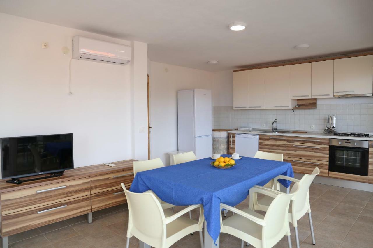 Korculaholidays Vila
